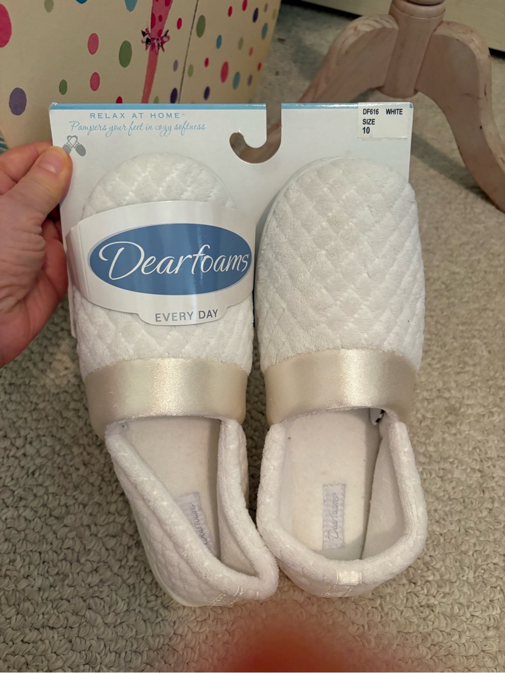 dearfoams women’s White Quilted Satin-Trim Slip-On Slippers size 10 NWT $54
